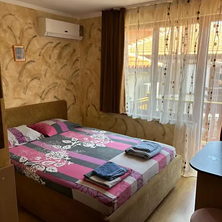 Daire Cozy One-bedroom In Old Town 3 *